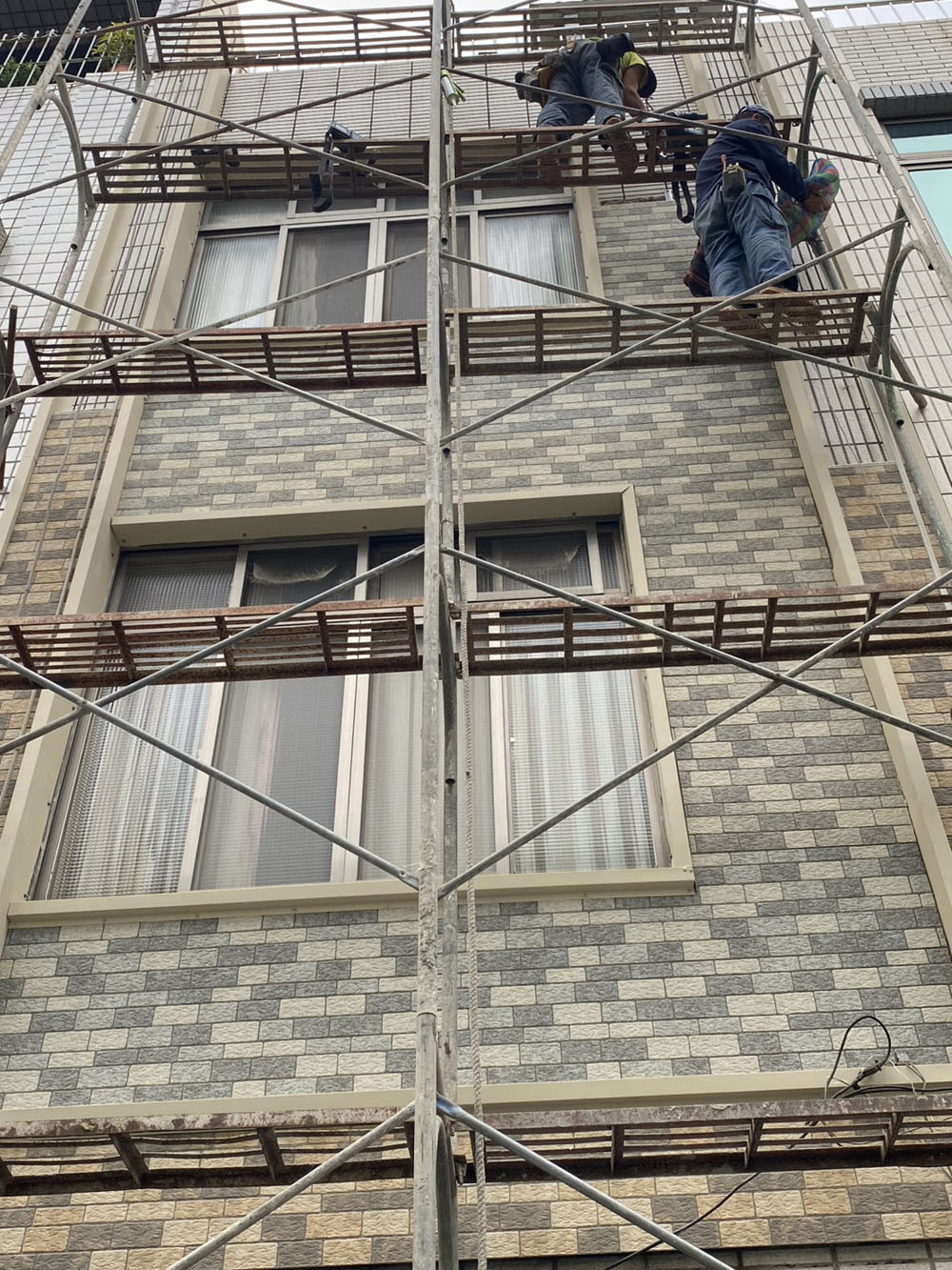 高雄外牆更換金屬壁板