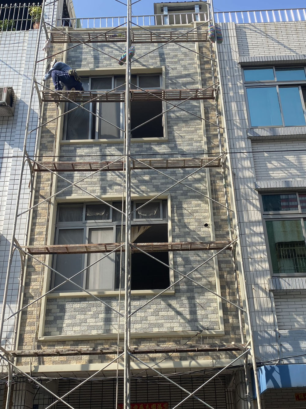 高雄外牆更換金屬壁板