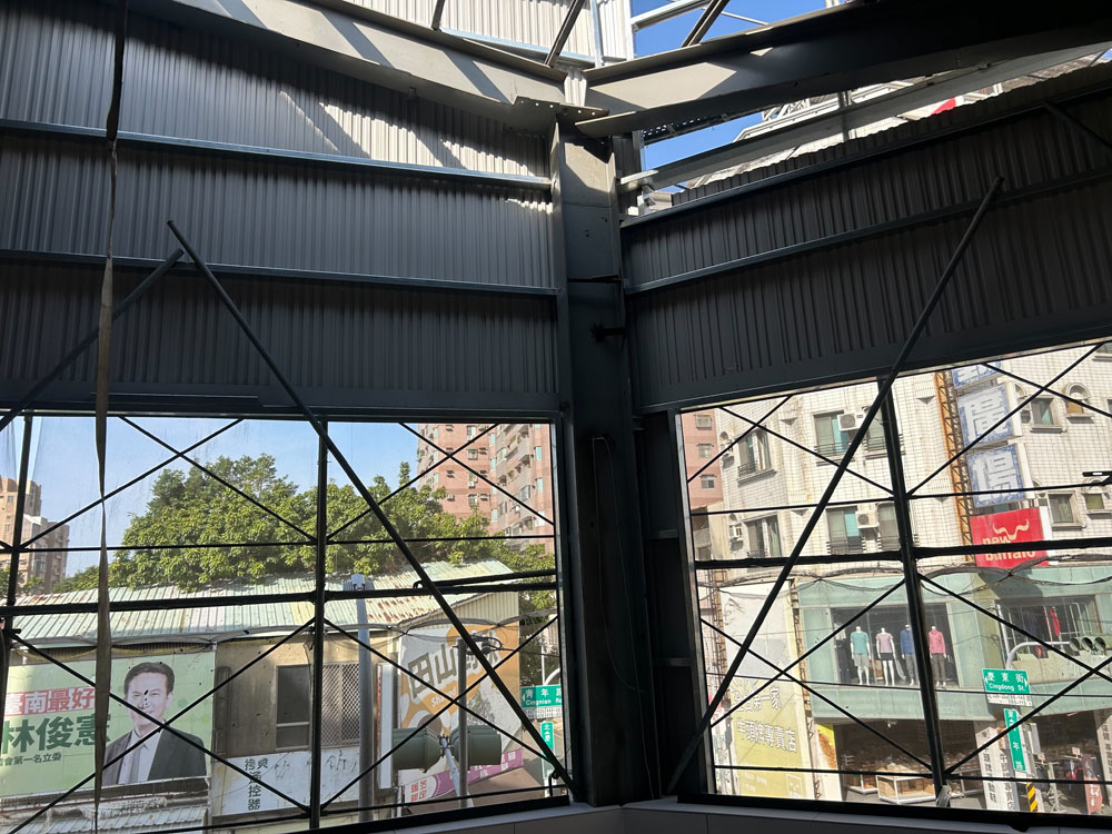 高雄廠房金屬壁板施工