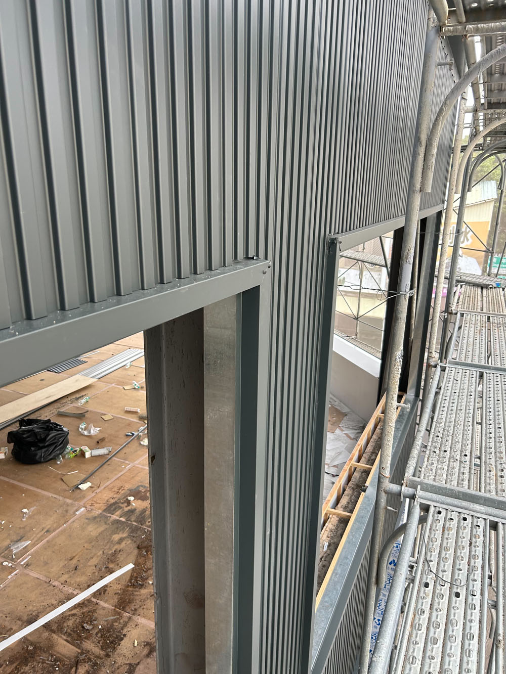 高雄廠房金屬壁板施工